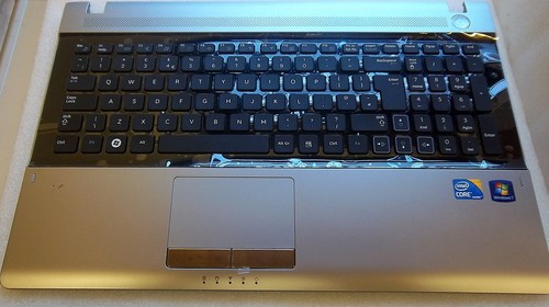 Samsung Top Cover and Keyboard BA75-02881A Samsung Top Cover and Keyboard BA75-02881A
