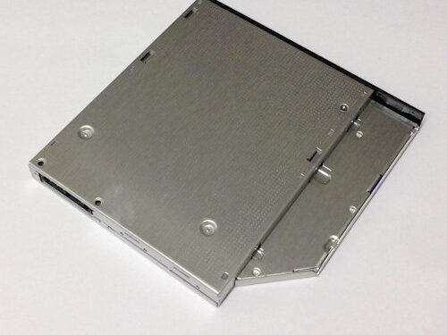 Toshiba DVD RW CD Writer Ultra Slim 9.5 mm drive P000551550 Toshiba DVD RW CD Writer Ultra Slim 9.5 mm drive P000551550