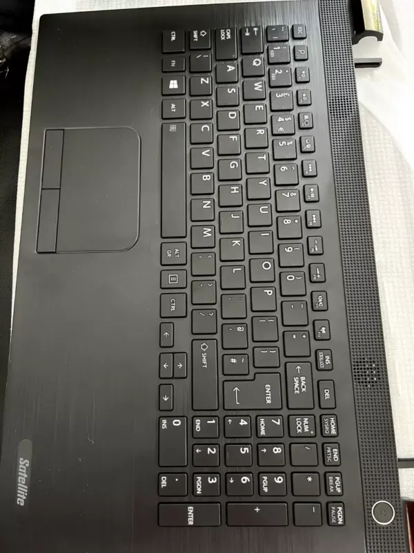 A000393570 Toshiba Palmrest Assembly A000393570