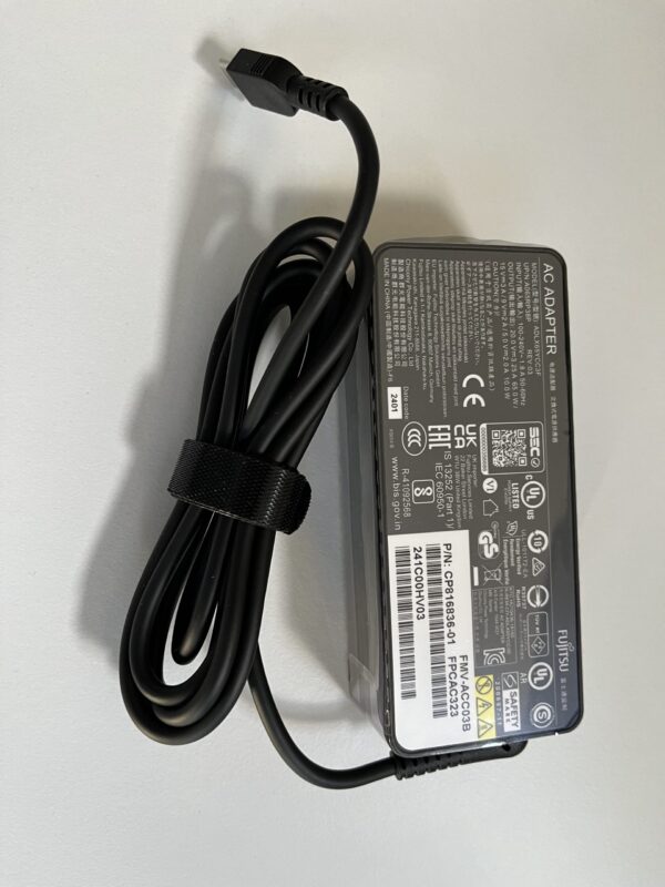 CP816836-XX Fujitsu 65w USB-C Charger -